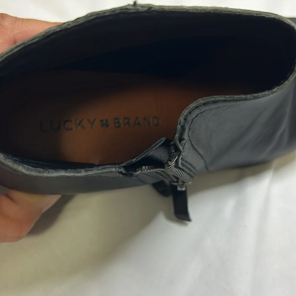 Lucky Brand Black Leather Ankle Booties with side Zipper Womens 7M/37 - Picture 8 of 8
